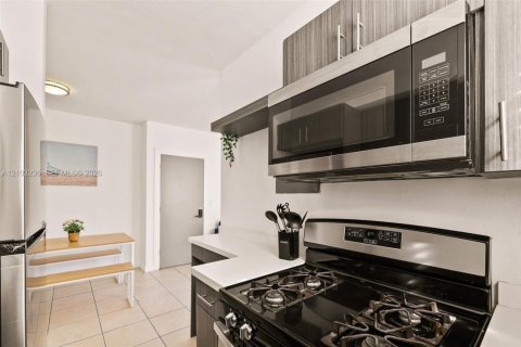 Copropriété à louer à Miami Beach, Floride: 1 chambre, 50.63 m2 № 2407869 - photo 9