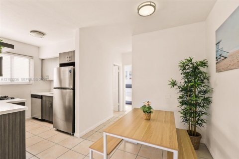 Copropriété à louer à Miami Beach, Floride: 1 chambre, 50.63 m2 № 2407869 - photo 2