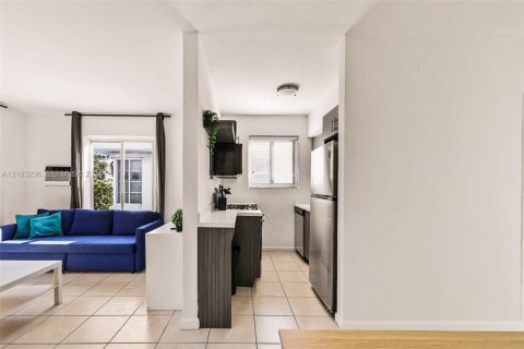 Copropriété à louer à Miami Beach, Floride: 1 chambre, 50.63 m2 № 2407869 - photo 5