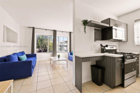 Copropriété à louer à Miami Beach, Floride: 1 chambre, 50.63 m2 № 2407869 - photo 6