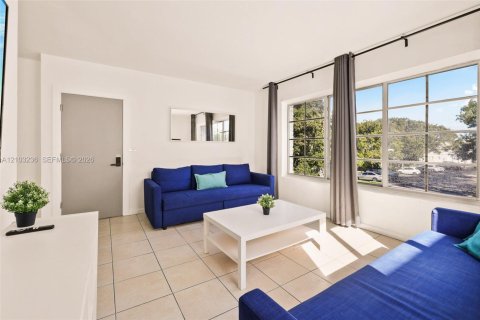 Copropriété à louer à Miami Beach, Floride: 1 chambre, 50.63 m2 № 2407869 - photo 13