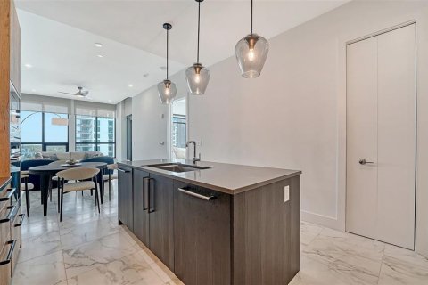 Condominio en alquiler en Sarasota, Florida, 2 dormitorios, 104.24 m2 № 2280138 - foto 8