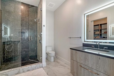 Condominio en alquiler en Sarasota, Florida, 2 dormitorios, 104.24 m2 № 2280138 - foto 28