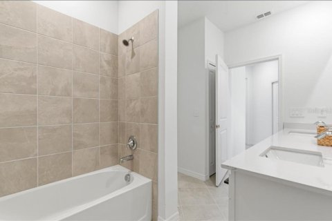Снять в аренду кондоминиум в Лейквуд Ранч, Флорида 8 комнат, 120.87м2, № 2099019 - фото 15