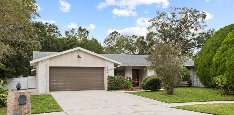 Villa ou maison à Tampa, Floride 4 chambres, 187.01 m2 № 2407140