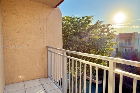 Copropriété à louer à Miami, Floride: 1 chambre, 66.43 m2 № 1976914 - photo 12