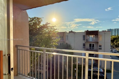 Copropriété à louer à Miami, Floride: 1 chambre, 66.43 m2 № 1976914 - photo 11