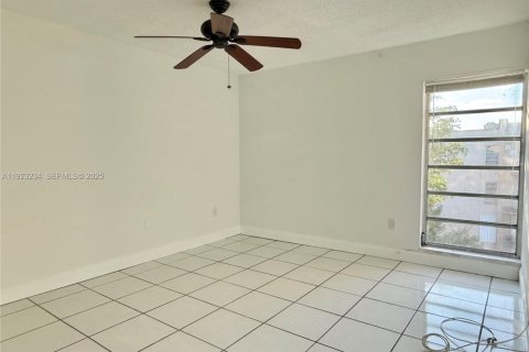 Copropriété à louer à Miami, Floride: 1 chambre, 66.43 m2 № 1976914 - photo 14