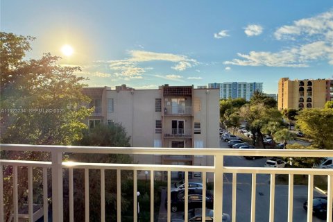 Copropriété à louer à Miami, Floride: 1 chambre, 66.43 m2 № 1976914 - photo 13