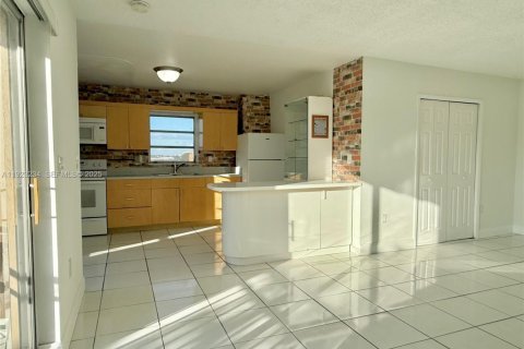 Copropriété à louer à Miami, Floride: 1 chambre, 66.43 m2 № 1976914 - photo 7