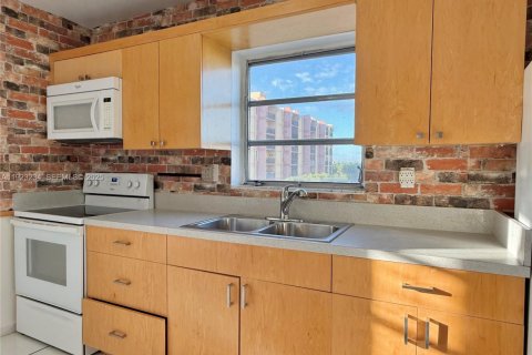 Copropriété à louer à Miami, Floride: 1 chambre, 66.43 m2 № 1976914 - photo 9