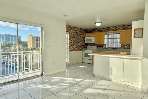 Copropriété à louer à Miami, Floride: 1 chambre, 66.43 m2 № 1976914 - photo 6