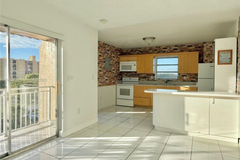 Copropriété à louer à Miami, Floride: 1 chambre, 66.43 m2 № 1976914 - photo 5