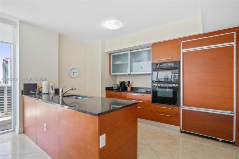 Condo in Hallandale Beach, Florida, 2 bedrooms  № 2052935 - photo 7