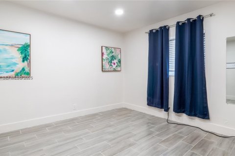 Купить виллу или дом в Форт-Лодердейл, Флорида 4 спальни, 165.83м2, № 2026975 - фото 7