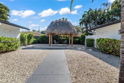 Купить виллу или дом в Форт-Лодердейл, Флорида 4 спальни, 165.83м2, № 2026975 - фото 19