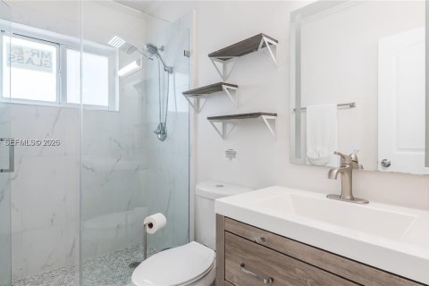 Купить виллу или дом в Форт-Лодердейл, Флорида 4 спальни, 165.83м2, № 2026975 - фото 10