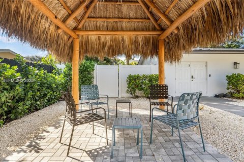 Купить виллу или дом в Форт-Лодердейл, Флорида 4 спальни, 165.83м2, № 2026975 - фото 15