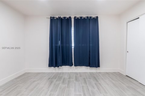 Купить виллу или дом в Форт-Лодердейл, Флорида 4 спальни, 165.83м2, № 2026975 - фото 6