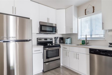 Купить виллу или дом в Форт-Лодердейл, Флорида 4 спальни, 165.83м2, № 2026975 - фото 3