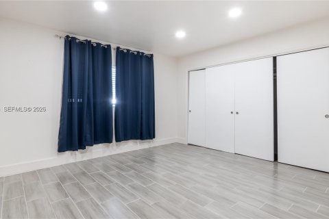 Купить виллу или дом в Форт-Лодердейл, Флорида 4 спальни, 165.83м2, № 2026975 - фото 5