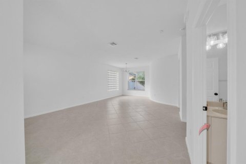 Villa ou maison à vendre à Miramar, Floride: 4 chambres, 209.96 m2 № 2428152 - photo 12