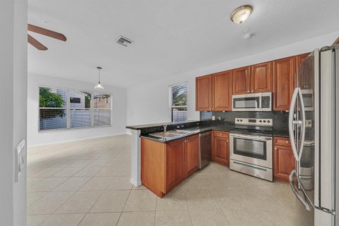 Villa ou maison à vendre à Miramar, Floride: 4 chambres, 209.96 m2 № 2428152 - photo 18