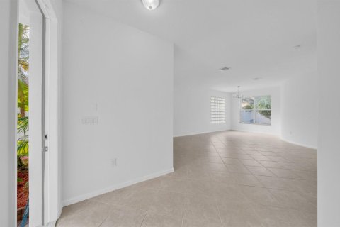Villa ou maison à vendre à Miramar, Floride: 4 chambres, 209.96 m2 № 2428152 - photo 11