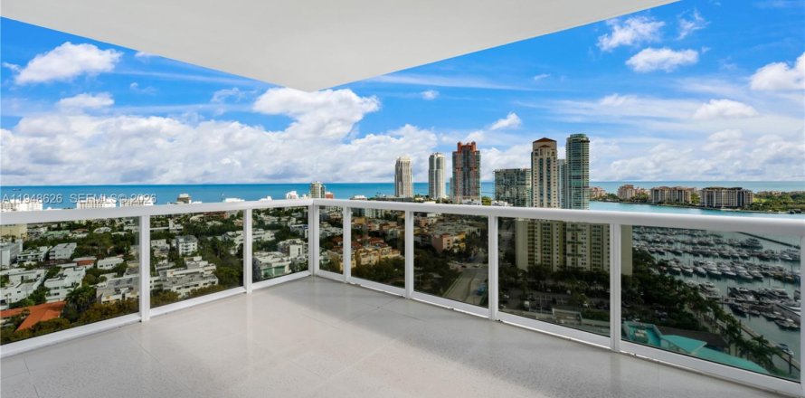 Кондоминиум с 2 спальнями в Майами-Бич, Флорида № 2007999