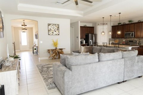 House in Spring Hill, Florida 4 bedrooms, 265.79 sq.m. № 2217742 - photo 7