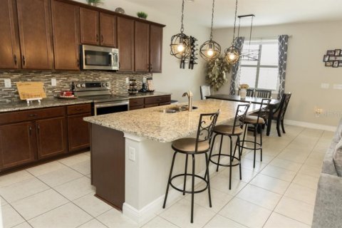 House in Spring Hill, Florida 4 bedrooms, 265.79 sq.m. № 2217742 - photo 9