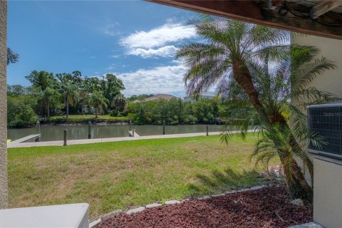 Townhouse in Oldsmar, Florida 3 bedrooms, 170.38 sq.m. № 2212231 - photo 11