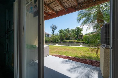 Townhouse in Oldsmar, Florida 3 bedrooms, 170.38 sq.m. № 2212231 - photo 12