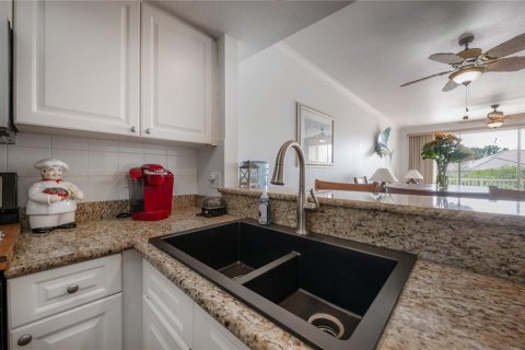 Townhouse in Oldsmar, Florida 3 bedrooms, 170.38 sq.m. № 2212231 - photo 23