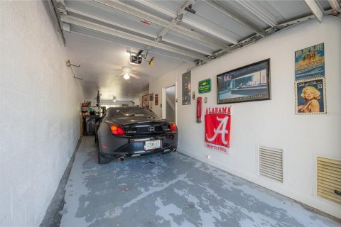 Townhouse in Oldsmar, Florida 3 bedrooms, 170.38 sq.m. № 2212231 - photo 9