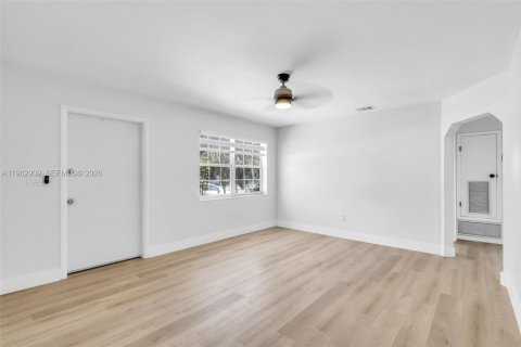 Villa ou maison à vendre à Miami Gardens, Floride: 4 chambres, 111.48 m2 № 2024180 - photo 9