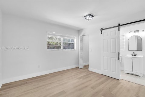 Villa ou maison à vendre à Miami Gardens, Floride: 4 chambres, 111.48 m2 № 2024180 - photo 17