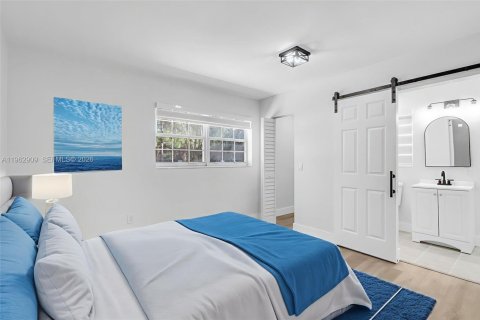 Villa ou maison à vendre à Miami Gardens, Floride: 4 chambres, 111.48 m2 № 2024180 - photo 16