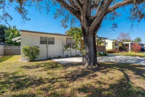 Villa ou maison à vendre à Miami Gardens, Floride: 4 chambres, 111.48 m2 № 2024180 - photo 3