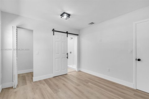 Villa ou maison à vendre à Miami Gardens, Floride: 4 chambres, 111.48 m2 № 2024180 - photo 18