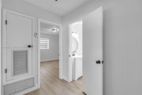 Villa ou maison à vendre à Miami Gardens, Floride: 4 chambres, 111.48 m2 № 2024180 - photo 12