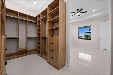 House in Cape Coral, Florida 4 bedrooms № 2397853 - photo 23