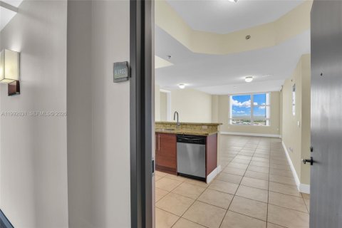 Condominio en alquiler en Sunrise, Florida, 2 dormitorios, 108.23 m2 № 2056675 - foto 4