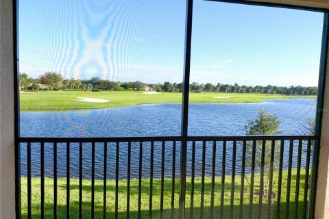 Townhouse in Punta Gorda, Florida 3 bedrooms, 196.02 sq.m. № 1917362 - photo 17