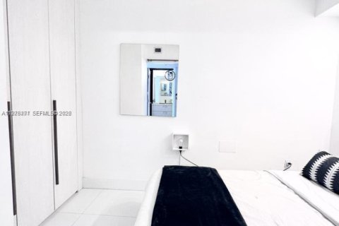 Condo in Miami Beach, Florida  № 2041903 - photo 11