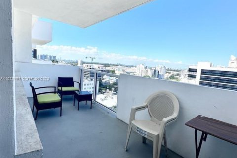 Condo in Miami Beach, Florida  № 2041903 - photo 15
