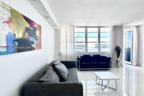 Condo in Miami Beach, Florida  № 2041903 - photo 4