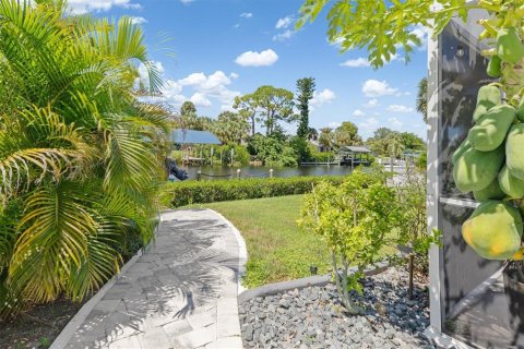 Casa en venta en Port Charlotte, Florida, 3 dormitorios, 119.57 m2 № 2387575 - foto 29