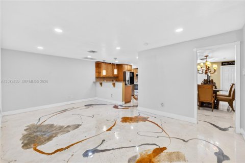 Casa en venta en Coral Springs, Florida, 4 dormitorios, 195.28 m2 № 2309223 - foto 7