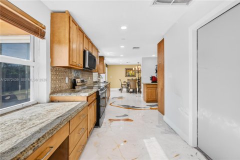 Casa en venta en Coral Springs, Florida, 4 dormitorios, 195.28 m2 № 2309223 - foto 17